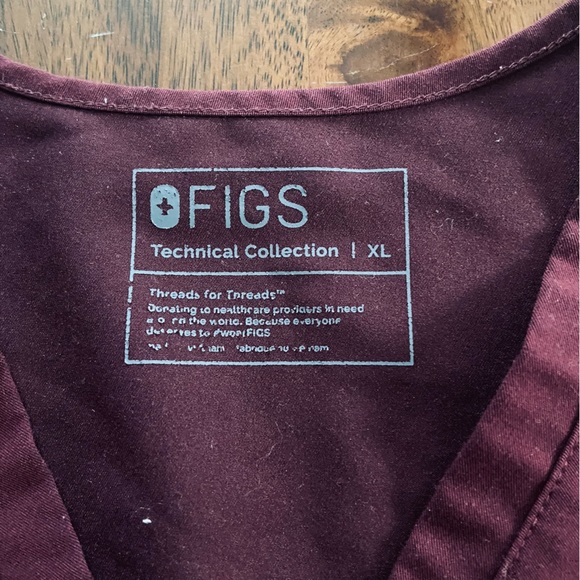 Figs scrub top - Picture 2 of 2